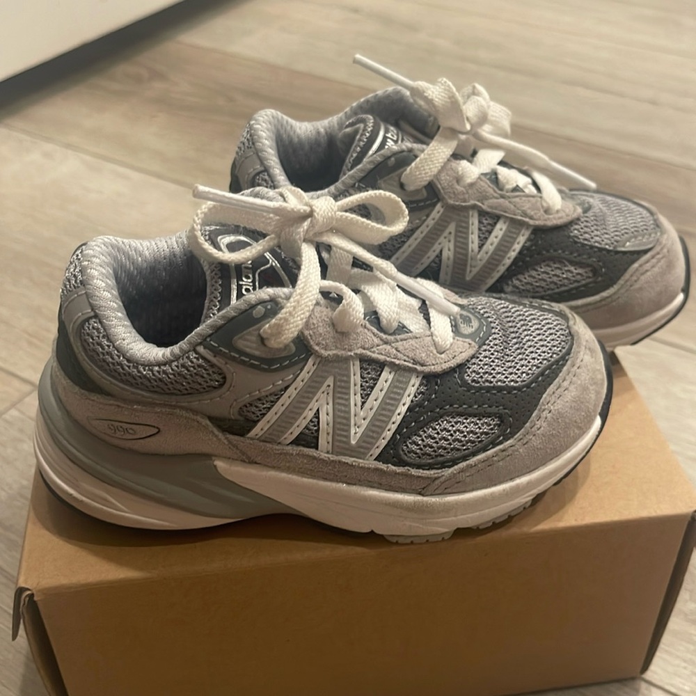 New Balance 990v6 Sneakers for Kids